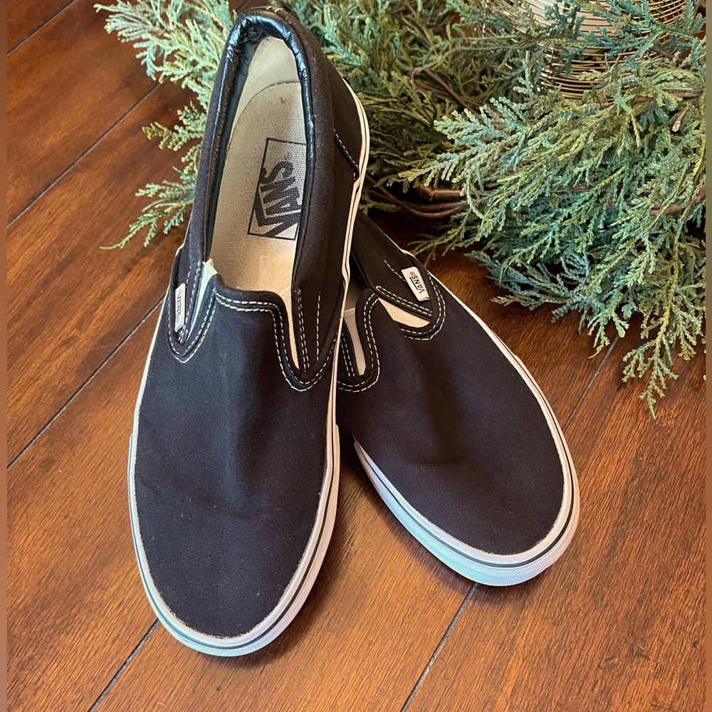 VANS - unisex black slip on